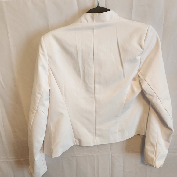 REVAMPED Milky Cream White Classy Elegant Open Collar Cropped Blazer $178 XS - Picture 3 of 3